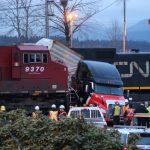 10144128_web1_trainvstruck2