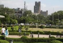 दिल्ली में खूब फेमस हैं ये पार्क, शाम के समय जाने के लिए हैं बेस्ट