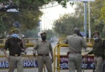 जनपद रायबरेली के बरगद चौराहे की पुलिस बैरीकेडिंग से लोगों की आवागमन है बाधित
