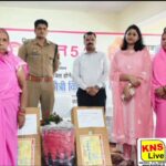 डीएम ने आंगनबाड़ी केन्द्रों हेतु बाल मैत्री किट का किया वितरण