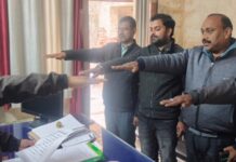 सरकारी कार्यालयों के अधिकारियों/कर्मचारियों को दिलाई गई मतदाता शपथ