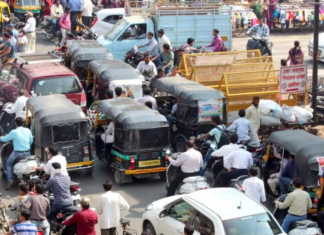 सोशल मीडिया पर इन दिनों एक पोस्ट काफी वायरल हो रही है। इस पोस्ट में एक शख्स ने ट्रैवल रूटीन बताया है।