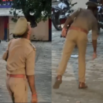 अयोध्या में एक बंदर महिला से 42 रुपये छीनकर भाग गया।
