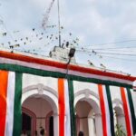 जिलाधिकारी सरनीत कौर ब्रोका ने कलेक्ट्रेट परिसर में किया ध्वजारोहण जनपद में हर्षोल्लास एवं गरिमापूर्ण ढंग से मनाया गया स्वतंत्रता दिवस