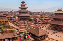 शिल्पा शेट्टी ने नेपाल के काठमांडू में मशहूर पशुपतिनाथ मंदिर के दर्शन किए