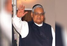 पूर्व प्रधानमंत्री अटल बिहारी वाजपेयी की पुण्यतिथि पर पीएम मोदी समेत कई बड़े नेता समाधि स्थल पर पहुंच कर श्रद्धांजलि दी।
