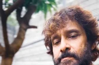 दक्षिण भारतीय अभिनेता चियान विक्रम ने एक दुर्लभ बंदर संग इंस्टाग्राम रील बनाई