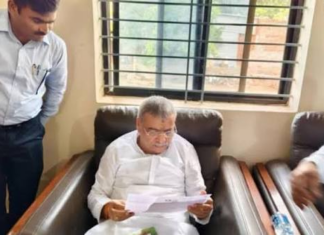 कर्नाटक के कांग्रेस नेता एच के पाटिल ने इस्तीफा देने की धमकी दी