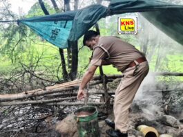 जनपद रायबरेली में अवैध कच्ची शराब के खिलाफ आबकारी विभाग की कार्रवाई 40 लीटर शराब बरामद, 400 किलो लहन नष्ट