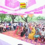 जलभराव प्रभावित गांवों में पहुंचे उद्यान मंत्री दिनेश प्रताप सिंह राहत सामग्री वितरित कर लिया जमीनी हालात का जायजा अधिकारियों को राहत एवं बचाव कार्यों में तेजी लाने के दिए निर्देश