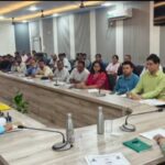 डीएम ने कौशल विकास मिशन के अन्तर्गत जनपद में संचालित निजी एवं राजकीय प्रशिक्षण प्रदाताओं की प्रगति की समीक्षा की