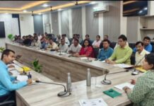 डीएम ने कौशल विकास मिशन के अन्तर्गत जनपद में संचालित निजी एवं राजकीय प्रशिक्षण प्रदाताओं की प्रगति की समीक्षा की