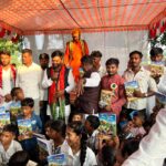 मौरावां में विशाल जल बिहार सम्पन्न, डॉ. अखिलेश ने 300 बच्चों को बांटी पुस्तकें