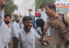 पोस्टमार्टम के बाद शव को गांव ले जाने के दौरान पुलिस और ग्रामीणों के बीच विवाद हुआ