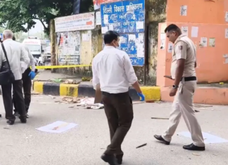 दिल्ली के मयूर विहार फेज-3 में एक युवक का शव मिलने से सनसनी फैल गई