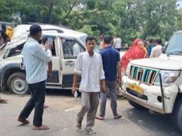 दर्दनाक सड़क हादसे में एक होम ट्यूटर को अपनी जान से हाथ धोना पड़ा