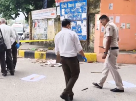 दिल्ली के मयूर विहार फेज-3 में एक युवक का शव मिलने से सनसनी फैल गई