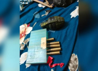पटना के शीतला मंदिर ओवरब्रिज के पास पुलिस ने दो संदिग्ध लोगों को गिरफ्तार किया