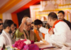 श्री शिव महापुराण कथा में राजनीतिक दिग्गजों का जमावड़ा, लाखों की भीड़ के बीच बढ़ा सियासी तापमान