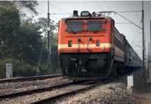 रेल से सफर करने वाले यात्रियों के लिए एक जरूरी अपडेट सामने आया है। रेलवे ने 4 एक्सप्रेस ट्रेनों