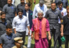 जम्मू-कश्मीर में पीएचई विभाग के 61 हजार से ज्यादा कर्मचारियों ने अपनी मांगों को लेकर प्रदर्शन किया.