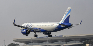 दोहा से बेंगलुरु जा रही IndiGo की फ्लाइट 6E 1302 को गुरुवार को उड़ान के दौरान एक क्रू मेंबर
